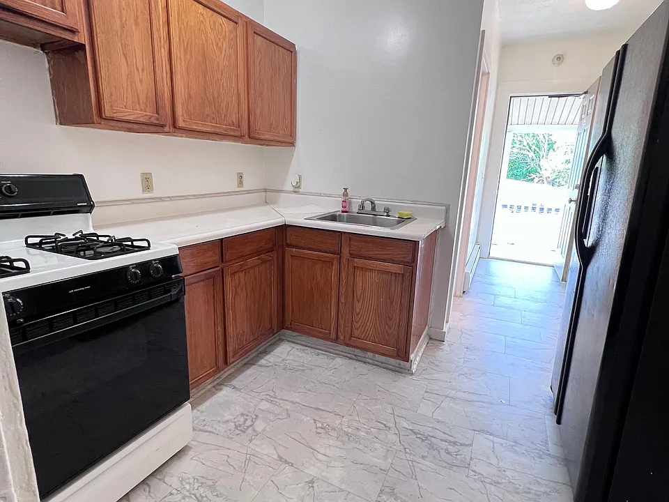 59 Broad St #3E