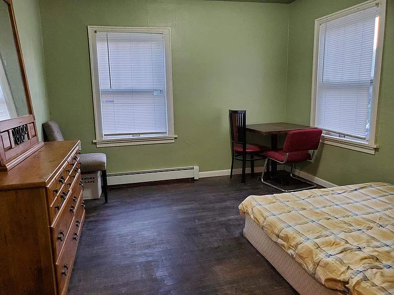 930 Emerald St #2B — Photo 16