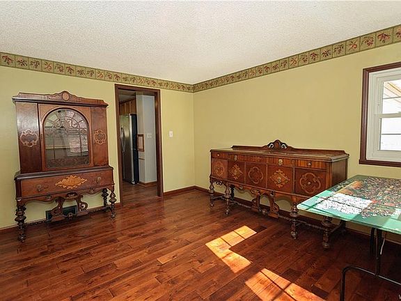 5th image of 25 Lakewood Dr