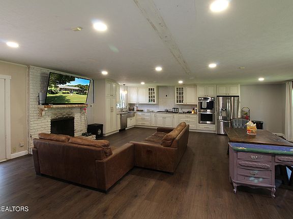 5th image of 3718 Cherrylog Rd