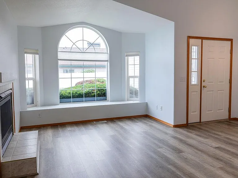 1510 N Madson Ln — Photo 3