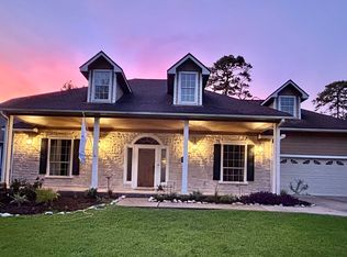 1013 Pin Oak Dr, Dickinson, TX 77539