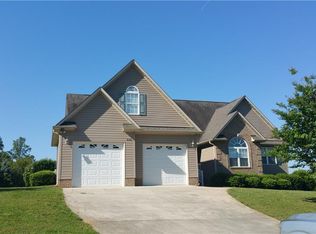 3146 Clear Ridge Dr, Trinity, NC 27370