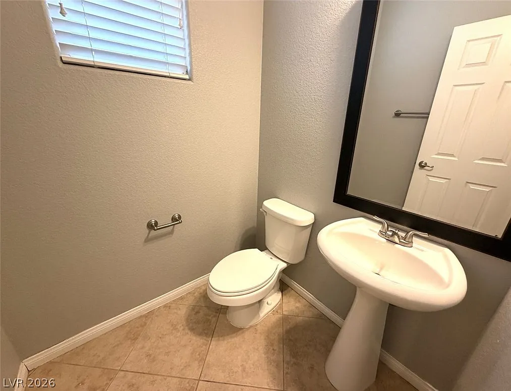 3 bed, 2.5 bath, 1800 sqft, $2,240 — Photo 4