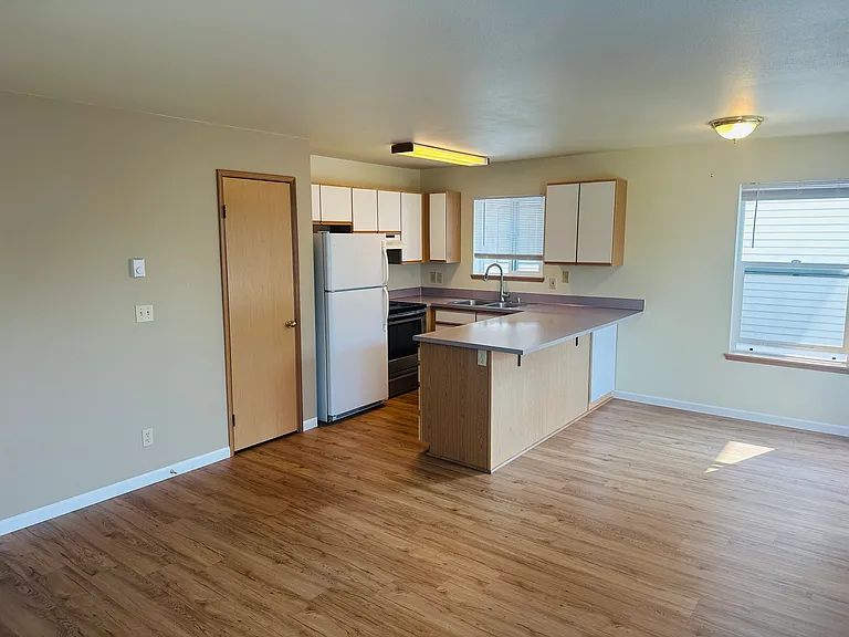9500 Fremont Ave N #202 — Photo 1