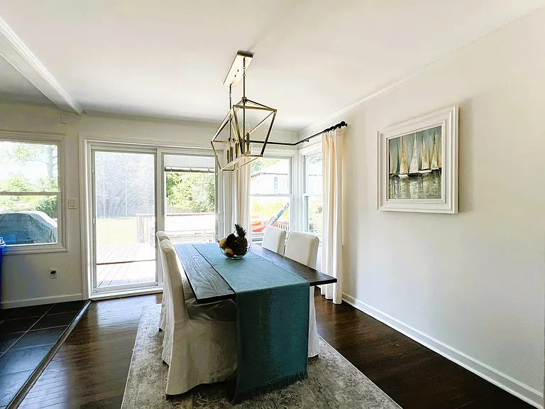 370 Macarthur Ave — Photo 6