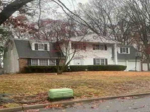 71 Wichard Boulevard, Commack, NY 11725