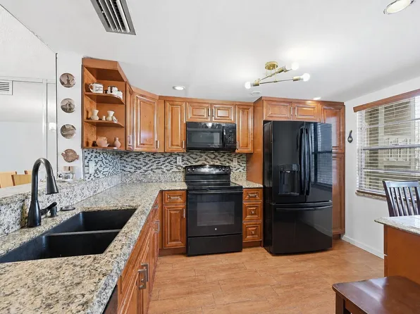 3005 Portofino Isle #M2, Coconut Creek, FL 33066