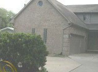 21903 E Ten Mile Rd, Saint Clair Shores, MI