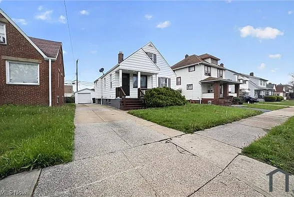 10721 Plymouth Ave — Photo 2