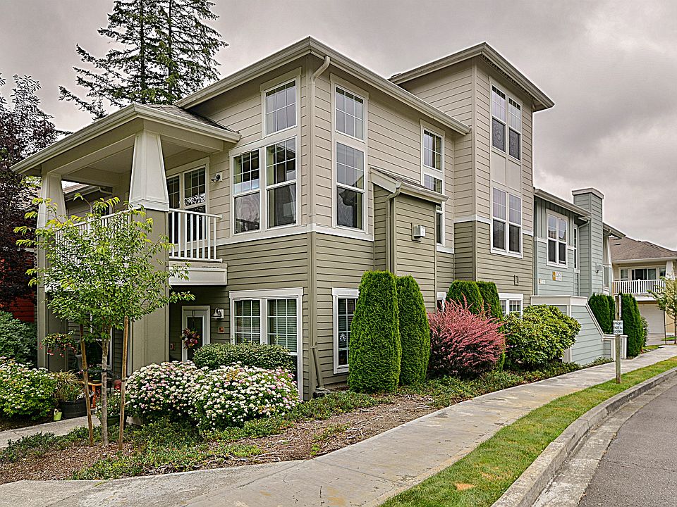 1st image of 22675 NE Alder Crest Dr #202