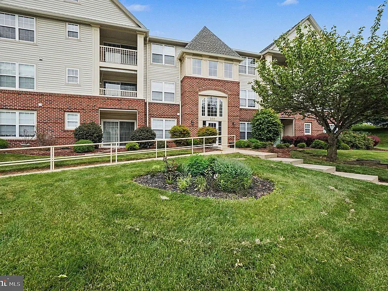 300 Tall Pines Ct #G-7 — Photo 21