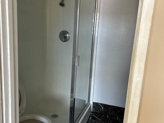 3rd image of 5414 Newcastle Ave APT 44