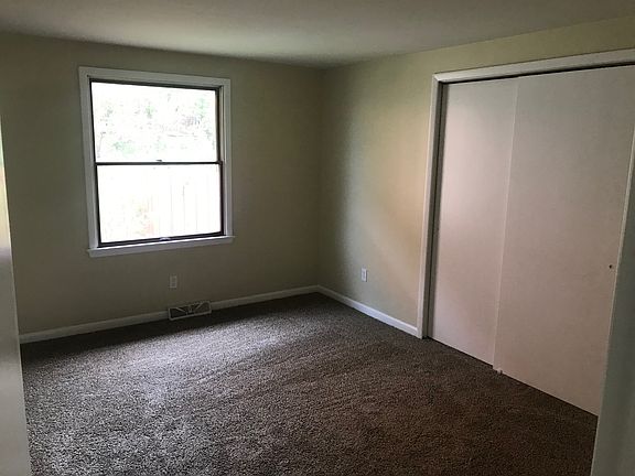 5th image of 46 Sunrise Dr