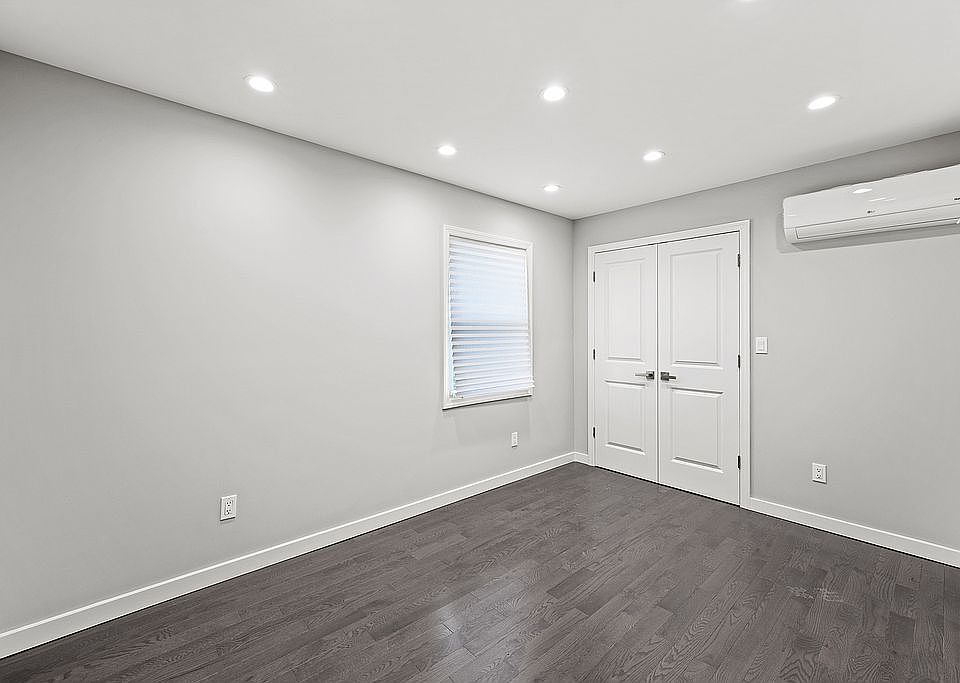1st image of 2039 E 70th St