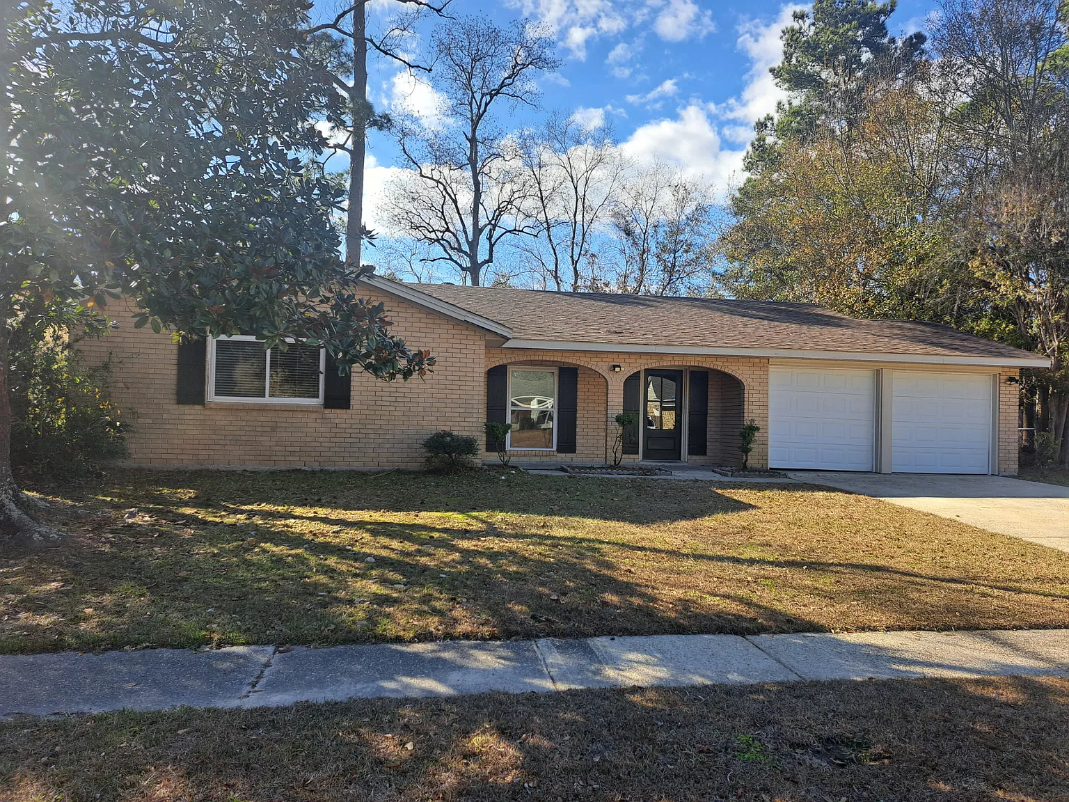 4 bed, 2230 sqft, $2,000 — Photo 1