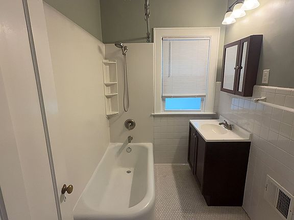 5th image of 1849 Glendale Ave #2