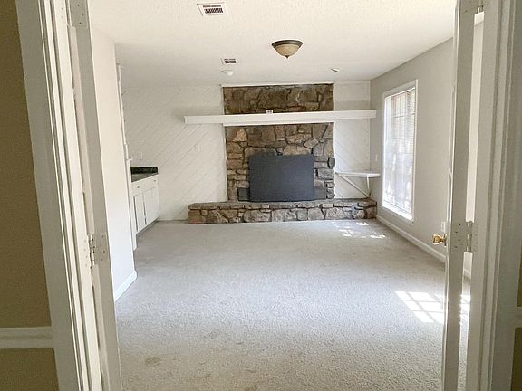 4th image of 4544 Villawood Dr