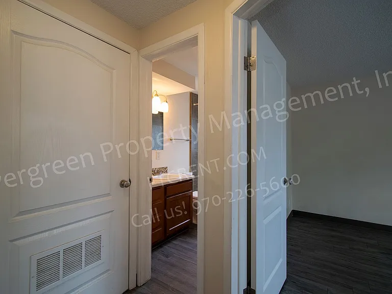 Mosher Manor — Photo 9