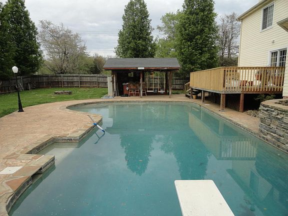5th image of 7639 Windy Knoll Dr