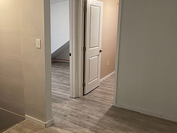 5th image of 717 N Rogers Ave #2