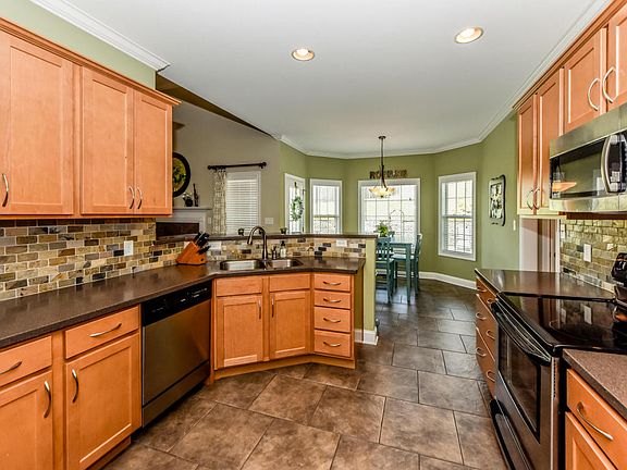 5th image of 7917 Juneau Ln
