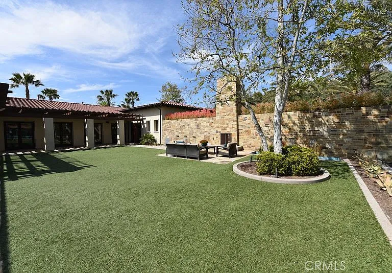 48 Mariposa — Photo 28