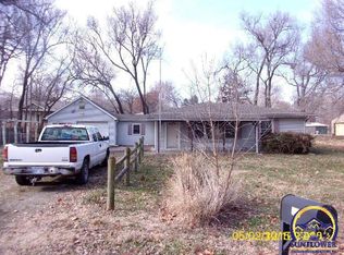 415 SE Arapaho Rd, Tecumseh, KS 66542