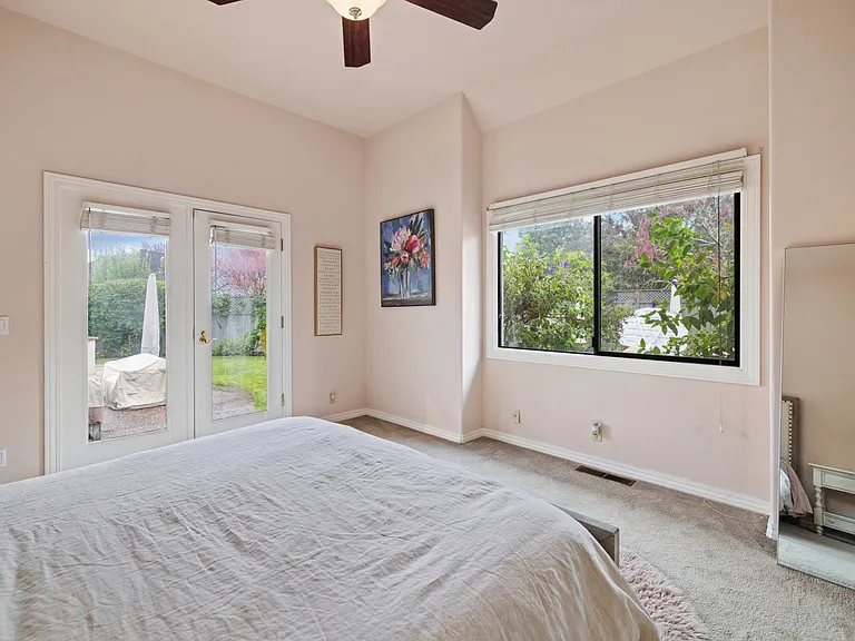 470 Eastin Dr — Photo 14