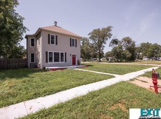 1212 Walnut St, Wood River, NE 68883