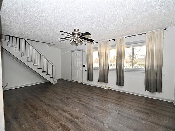 5th image of 2284 Bel Aire Ln