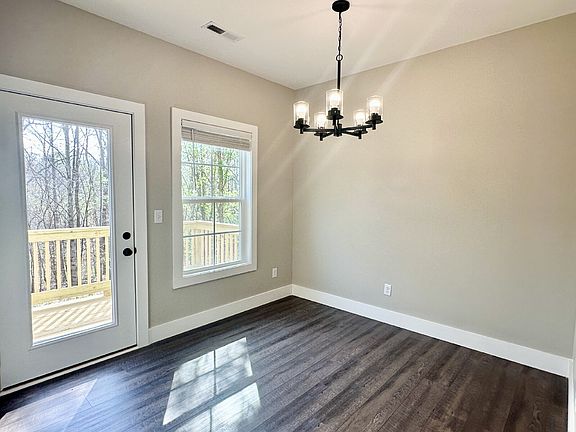3rd image of 1642 S Jefferson Ave