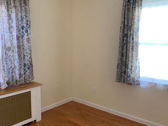 5th image of 147 Giffords Ln #1