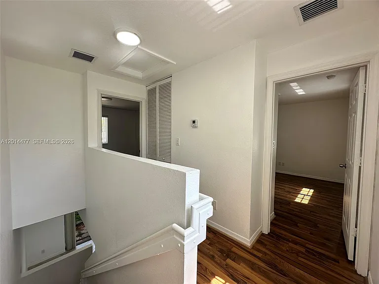 324 NE 3rd St #D — Photo 20