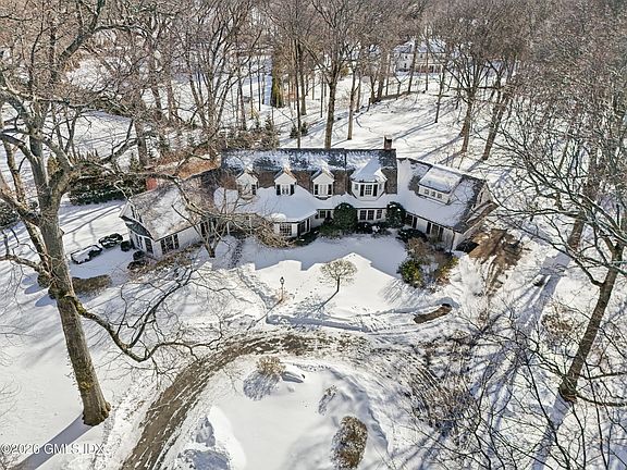 3rd image of 14 Pinecroft Rd