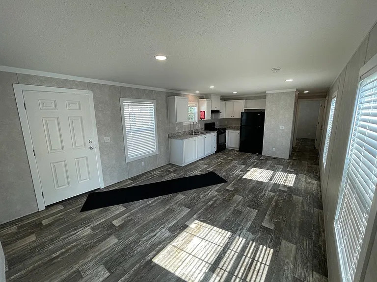 2955 Dekalb St — Photo 4