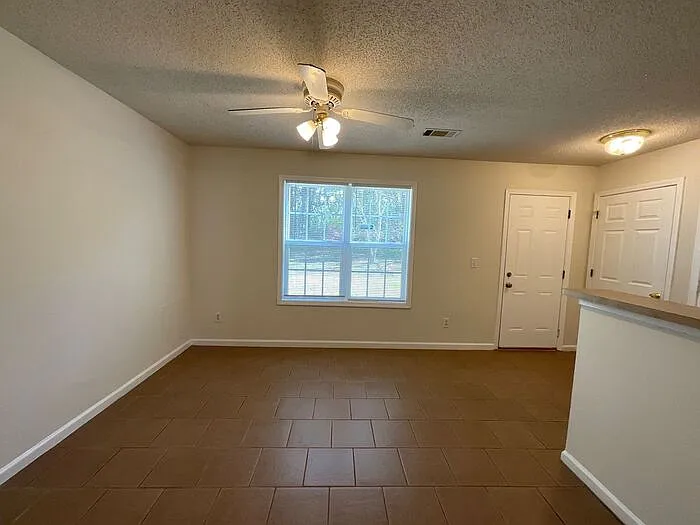 1608 Hallmark Hills Dr — Photo 8