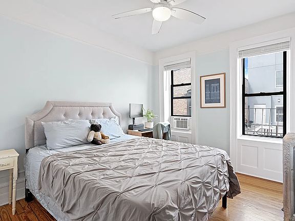 4th image of 411 W 21st St #6