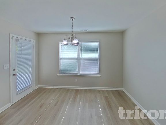 4th image of 355 Meadow Vista Ln