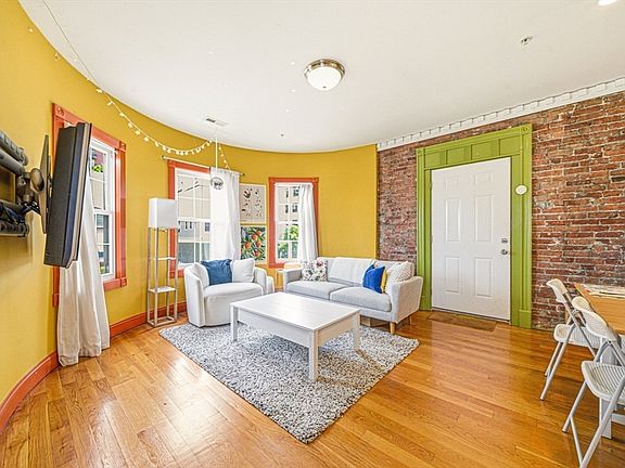 2nd image of 12 Everett St #202