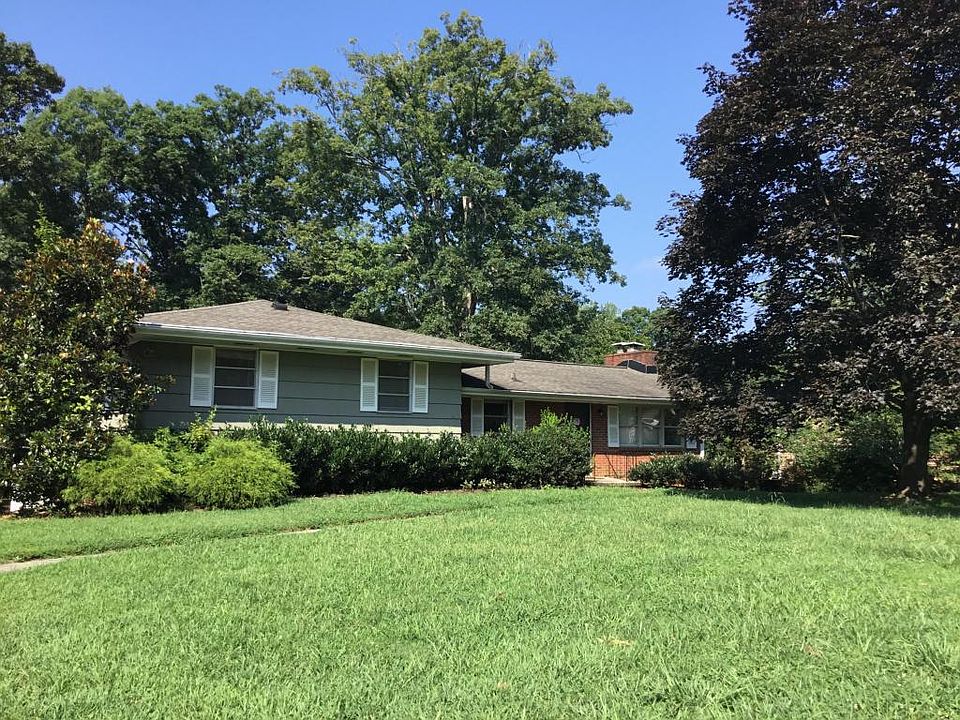 1st image of 1715 Woodhaven Dr