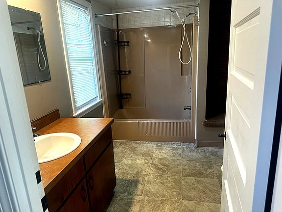 5th image of 281 Main St #1