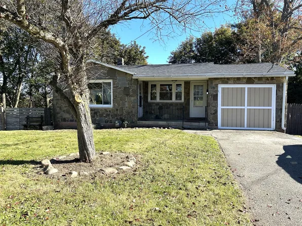 301 Clayton Ave, Vestal, NY 13850