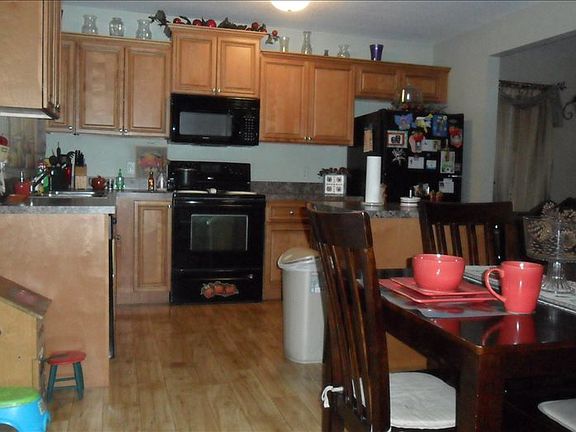 4th image of 544 SE Putnam St