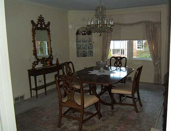 5th image of 209 Brookwood Dr