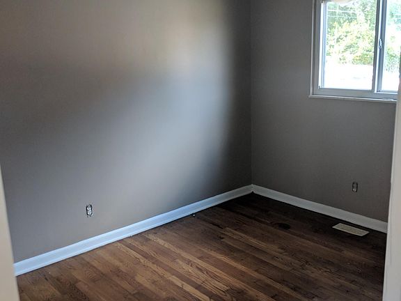 3rd image of 4677 Hilton Ave APT B