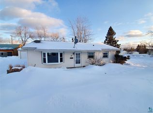 23 Field Rd, Silver Bay, MN 55614