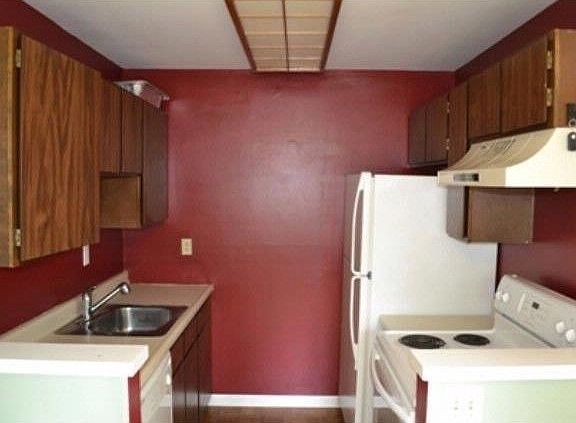 5th image of 4050 W Lake Sammamish Pkwy NE Unit 8
