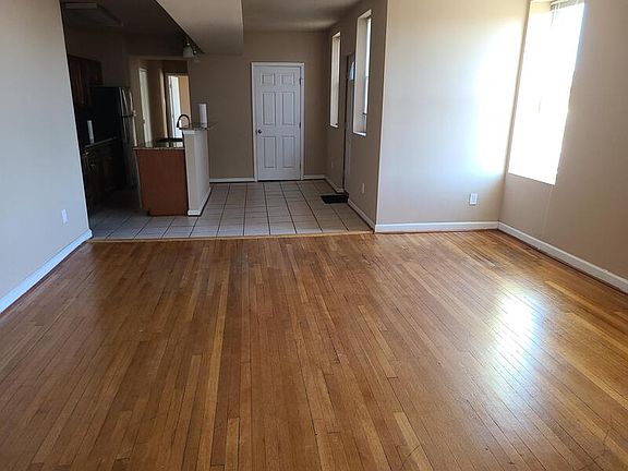 3rd image of 112 W 39th St APT 6
