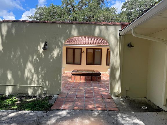 3rd image of 3124 Great Oaks Blvd